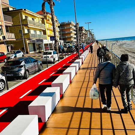 Appartamento Al Mare Ventimiglia Exterior foto