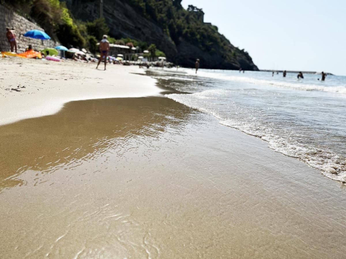 Appartamento Al Mare Ventimiglia Exterior foto